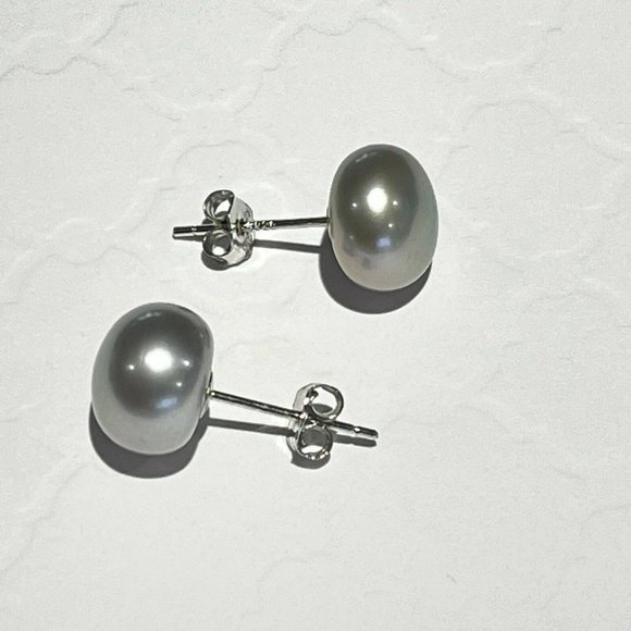 NEW 925 Sterling Silver Real 9 mm  Gray Cultured Freshwater Pearl Stud Earrings - Picture 2 of 11